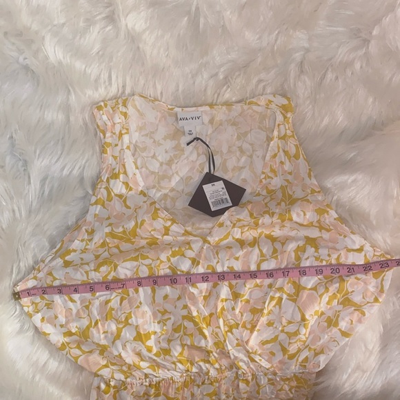 NWT Ava & Viv Midi Dress V-Neck Sleeveless Floral Yellow Woman 2X Shark Bite Hem - Picture 9 of 10